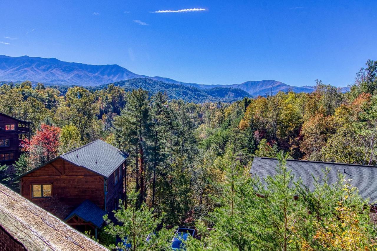 Lazy Bear Lodge, Hot Tub, Resort Pool, Wifi, 1089 Free Tickets Each Paid Day, Dollywood And More Gatlinburg Eksteriør billede